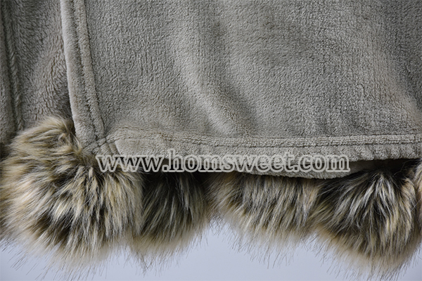 Fashion Mink Fleece Throw With Faux Fur Pom Pom 