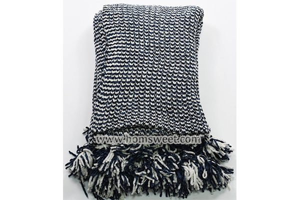 Luxury Chenille knitted throw with tassel