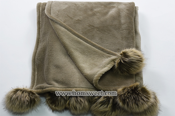 Fashion Mink Fleece Throw With Faux Fur Pom Pom 